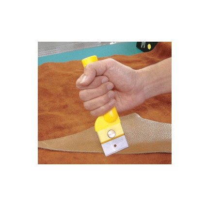 Шкребач-нож Olfa BTC-1 для резки кожи, пластмассы, резины, быстросменное лезвие 43 мм (арт. 860510)