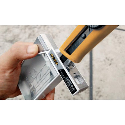 Container Olfa DC-6 for broken segments and used non-separable ones with a plastic closure (DC-6)