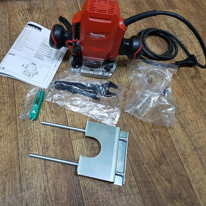 Фрезер MAKITA MT M3601