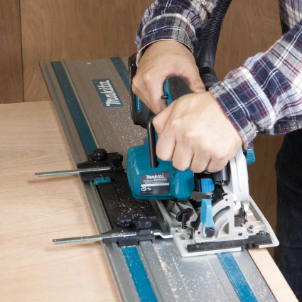 Акумуляторна дискова пилка MAKITA DHS680ZJ